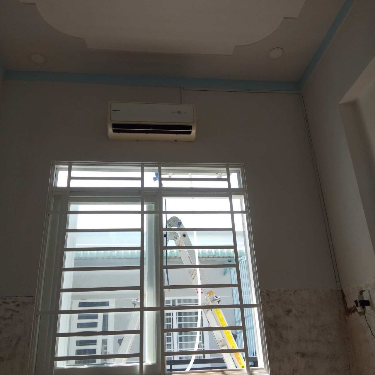 Di dời máy lạnh